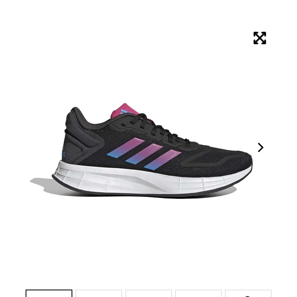 Adidas size 7 shoe